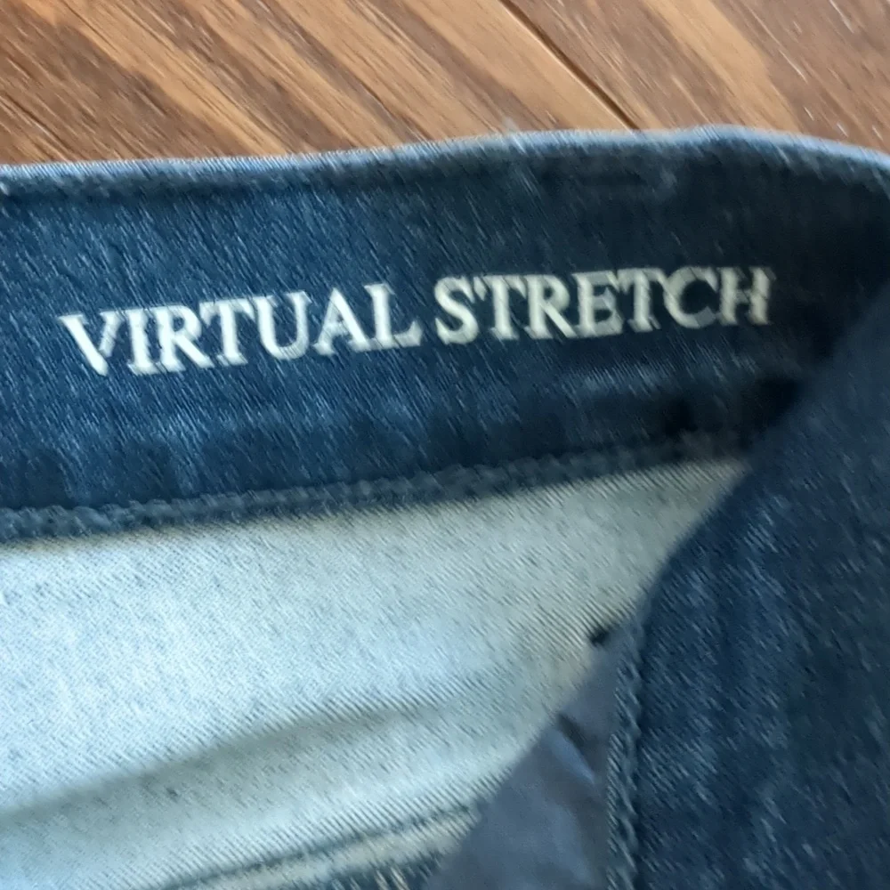 Embroidery Jeans - Picture 2 of 10